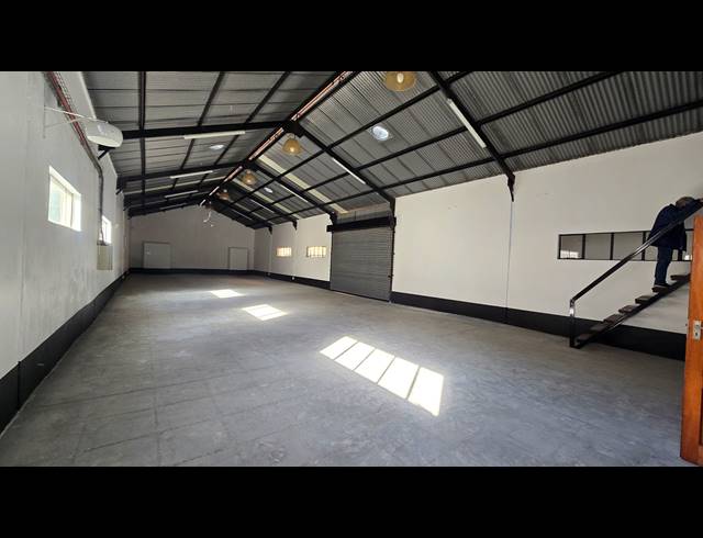 680M² WAREHOUSE TO LET IN SEBENZA